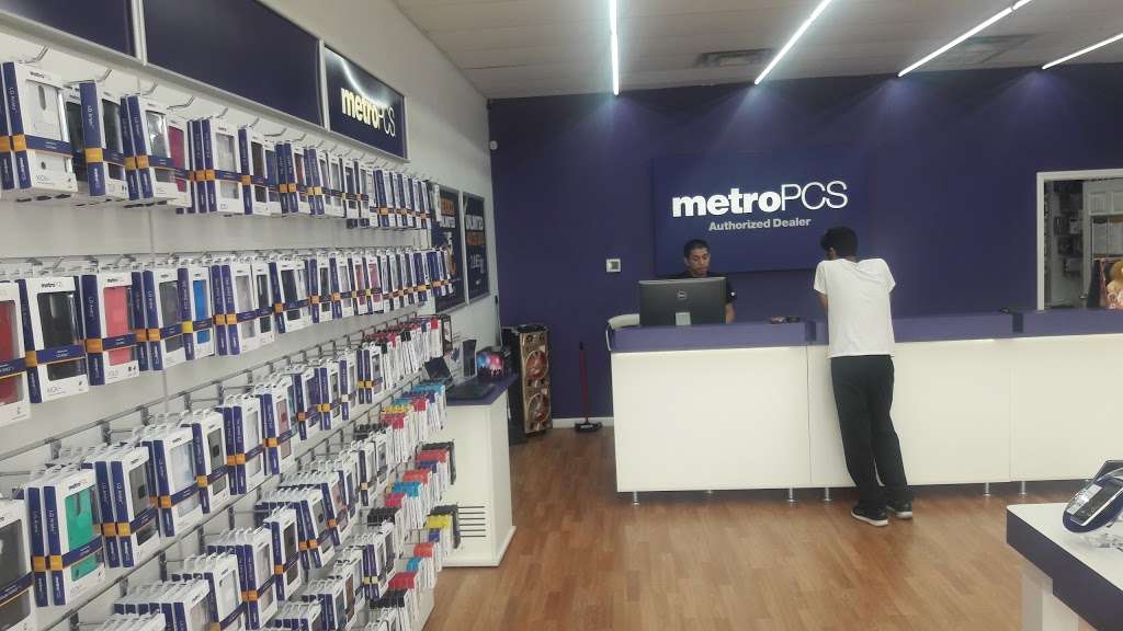 Metro by T-Mobile | 904 FM3009, Schertz, TX 78154, USA | Phone: (210) 267-9163