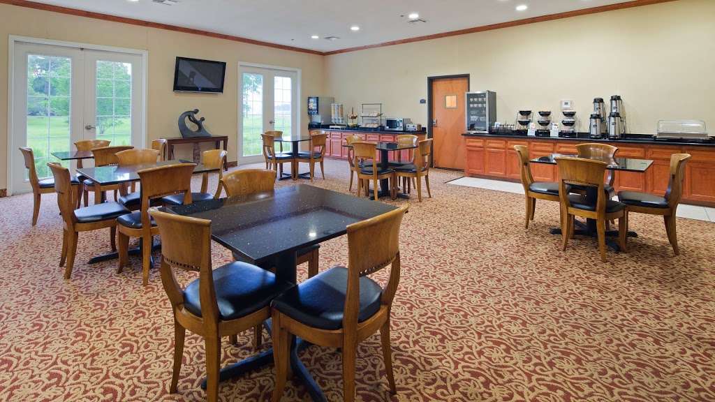 Best Western Cleveland Inn & Suites | 708 US-59, Cleveland, TX 77328, USA | Phone: (281) 659-2700