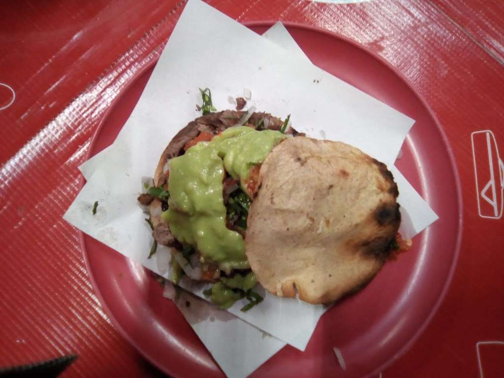 Tacos El Paisita | Calz del Tecnológico, Tomas Aquino, 22414 Tijuana, B.C., Mexico