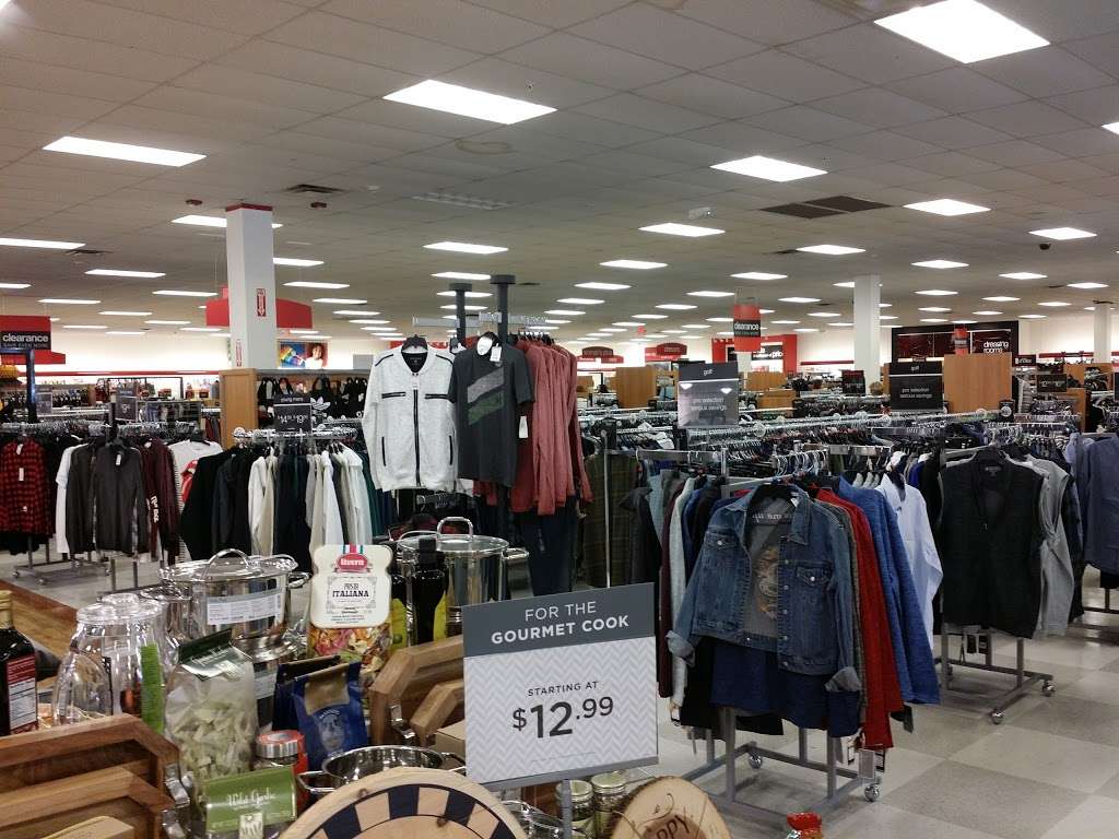 T.J. Maxx & HomeGoods | 111 Taunton St, Plainville, MA 02762, USA | Phone: (508) 643-4801