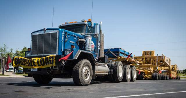 xcavator Heavy Haul | 625 Lake St, Hobart, IN 46342 | Phone: (219) 945-9131