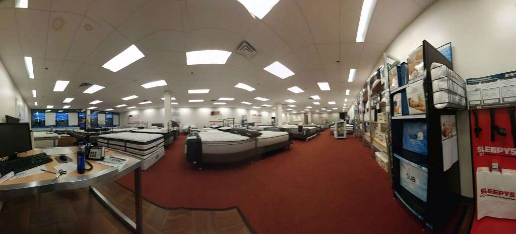 Mattress Firm Franklin | 240 Franklin Village Drive, Franklin, MA 02038, USA | Phone: (508) 298-0008