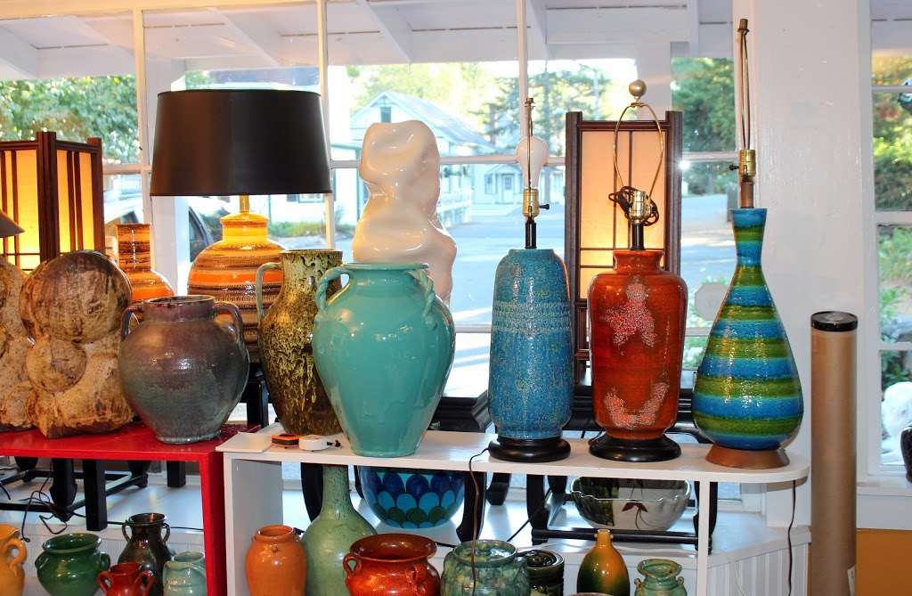 Thomas K. Libby Antiques & Ceramics | Cannondale Village, 26 Cannon Rd., Wilton, CT 06897, USA | Phone: (203) 247-6164