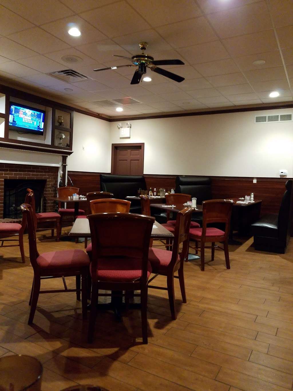 Fireside Family Restaurant | 401 Woodbury Glassboro Rd, Sewell, NJ 08080, USA | Phone: (856) 270-2220