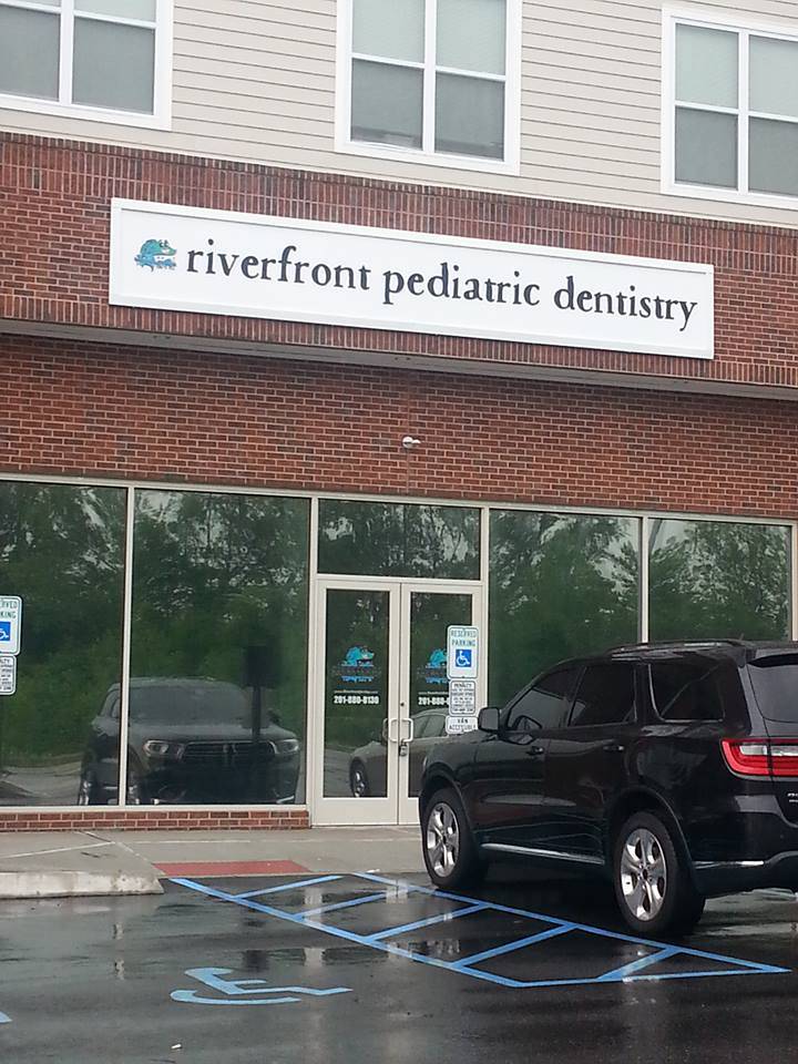 Riverfront Pediatric Dentistry -Eyal Simchi DMD | 301 Riverfront Blvd #2, Elmwood Park, NJ 07407, USA | Phone: (201) 880-8130