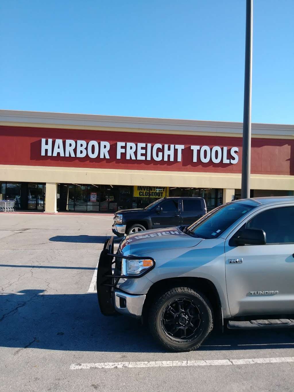 Harbor Freight Tools | 3235 Broadway St, Pearland, TX 77581, USA | Phone: (281) 485-2820