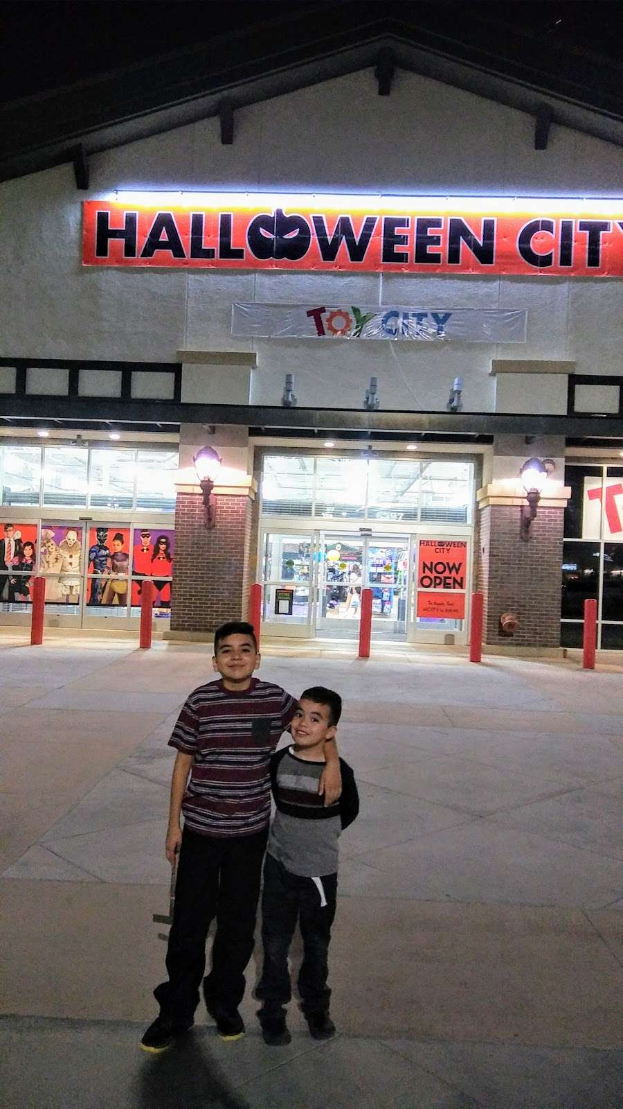 Halloween City | 152630001, Jurupa Valley, CA 91752