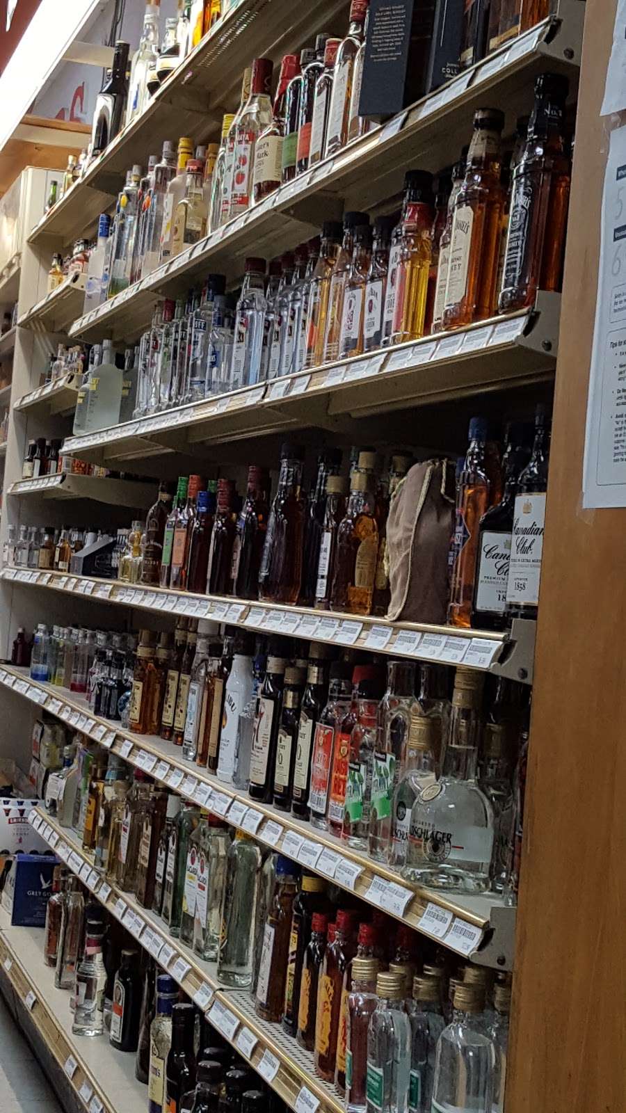 Whitman Liquors | 682 Bedford St, Whitman, MA 02382, USA | Phone: (781) 447-4121