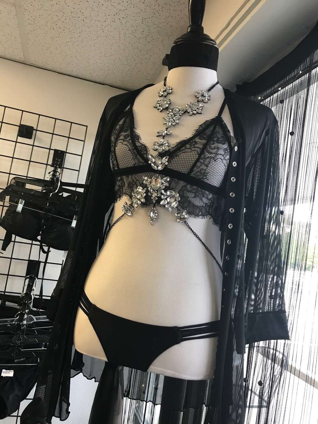 Femme Fatale Intimates | 6156 Simms St #B, Arvada, CO 80004, USA | Phone: (303) 946-2894