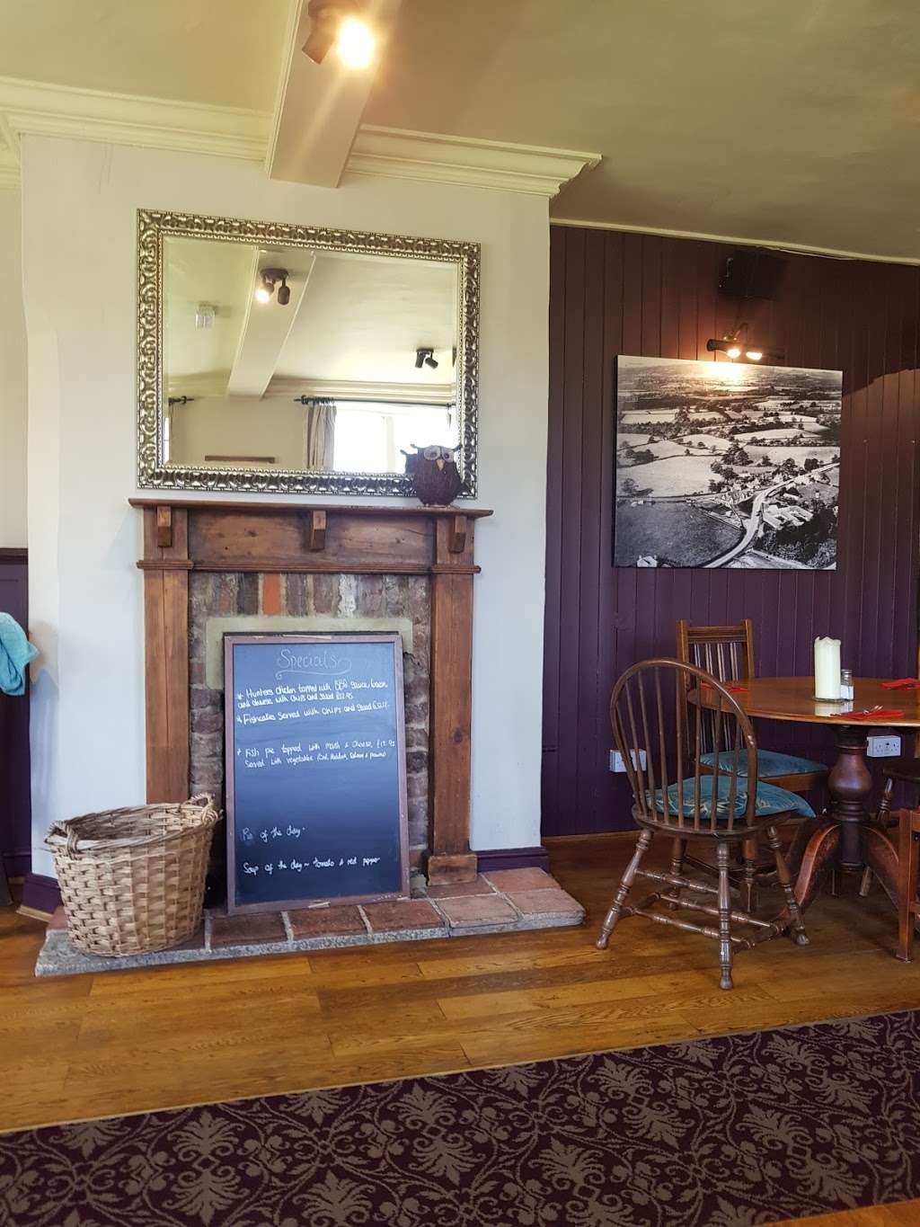 The Owl At Kingsfold | Dorking Rd, Horsham RH12 3SA, UK | Phone: 01306 628499