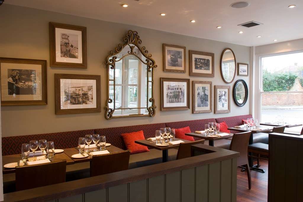 Ferraris Italian Restaurant Bexley | 2 Bexley High St, Bexley DA5 1AD, UK | Phone: 01322 554433