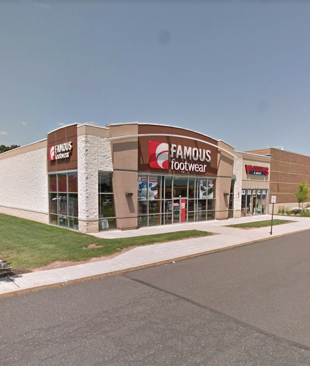 Famous Footwear | 180 N West End Blvd, Quakertown, PA 18951, USA | Phone: (215) 892-9015