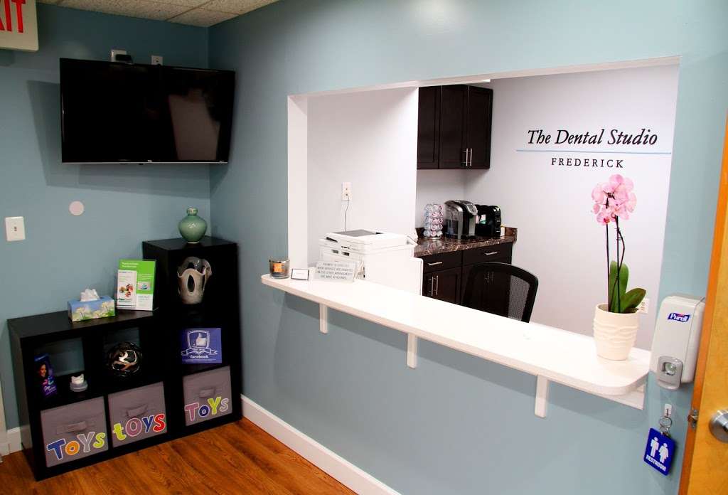 The Dental Studio of Frederick | 2100 Old Farm Dr B, Frederick, MD 21702, USA | Phone: (301) 698-9552