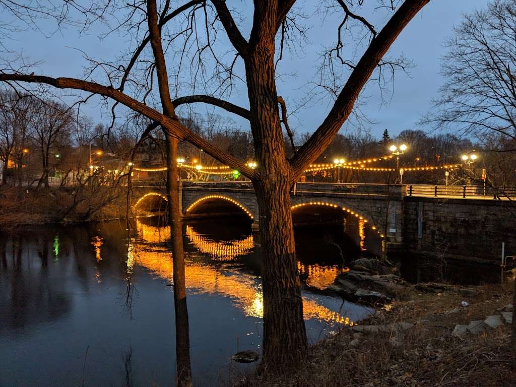 Chocolate Mill Overlook Park | 648-650 Roosevelt Ave, Pawtucket, RI 02860, USA