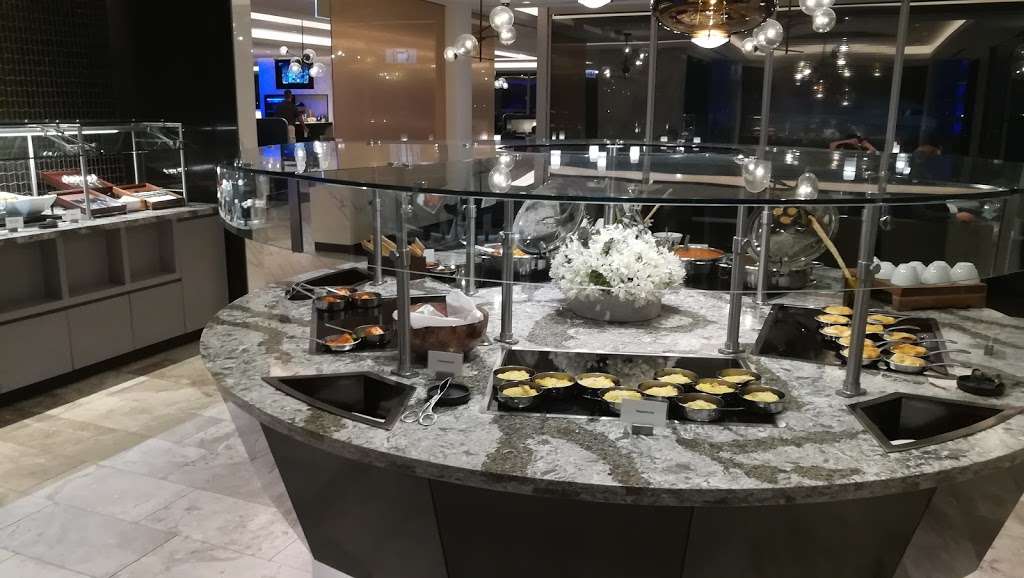 United Polaris Lounge | Chicago, IL 60666, USA