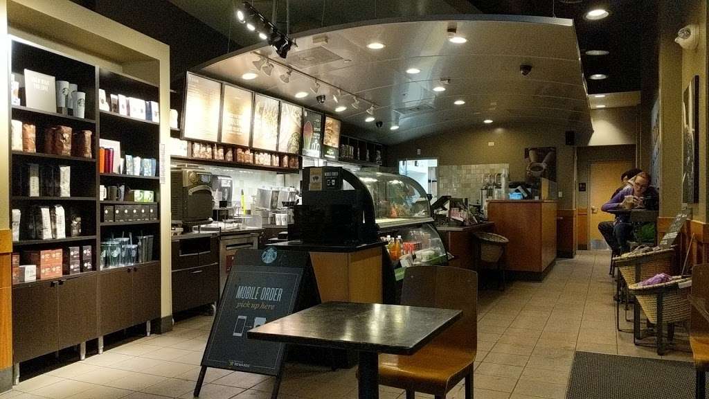 Starbucks | 711 Lake St, Oak Park, IL 60301 | Phone: (708) 660-9357