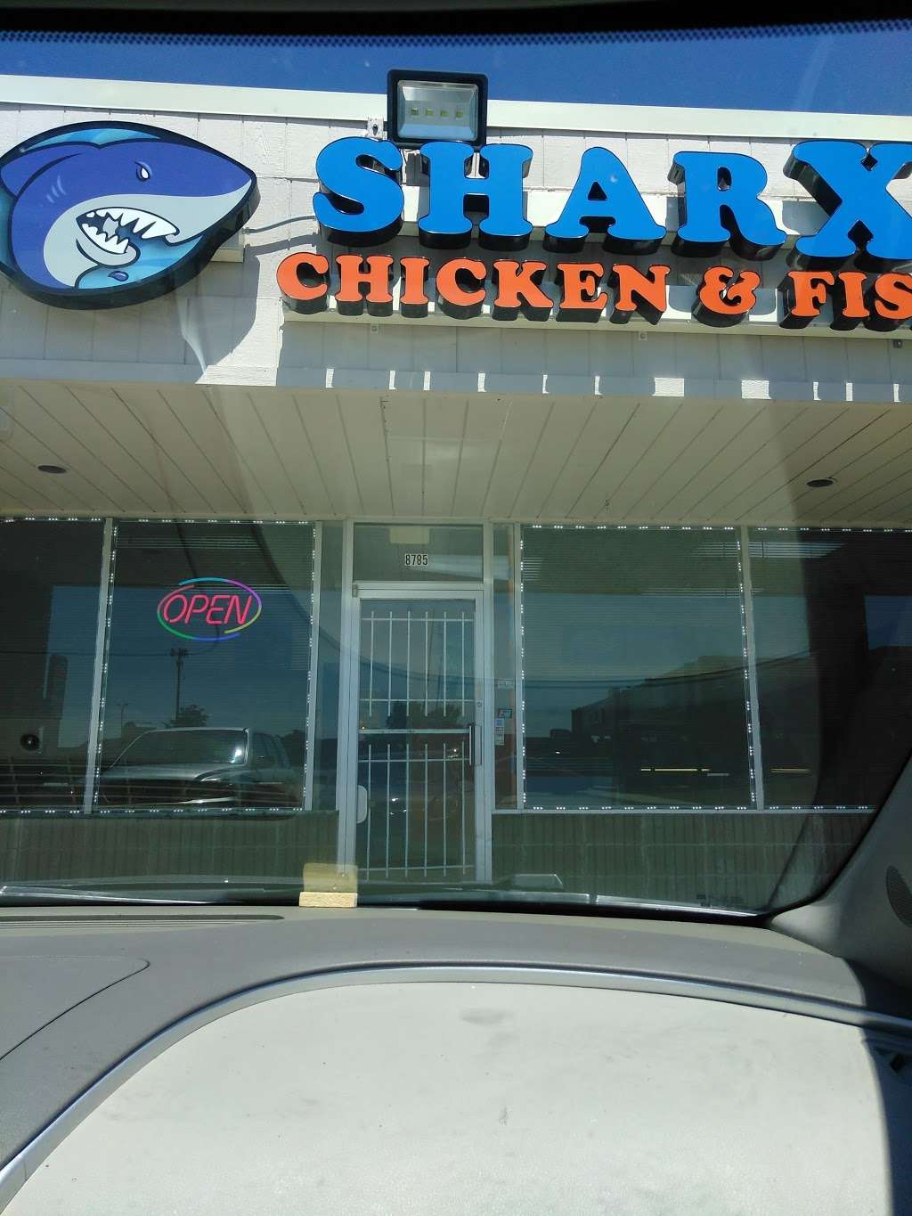 Sharx Fish & Chicken | 8785 Blue Ridge Blvd, Kansas City, MO 64138, USA | Phone: (816) 888-4809