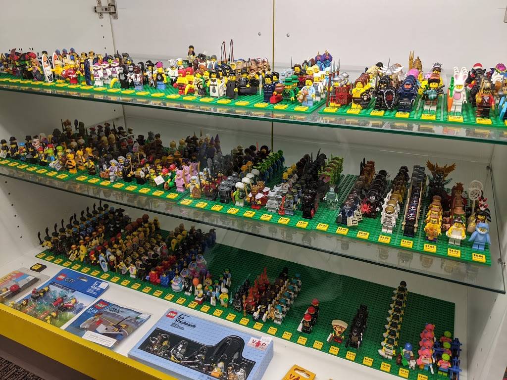 Bricks & Minifigs | 1721 N Dysart Rd #108, Avondale, AZ 85392 | Phone: (623) 518-3113