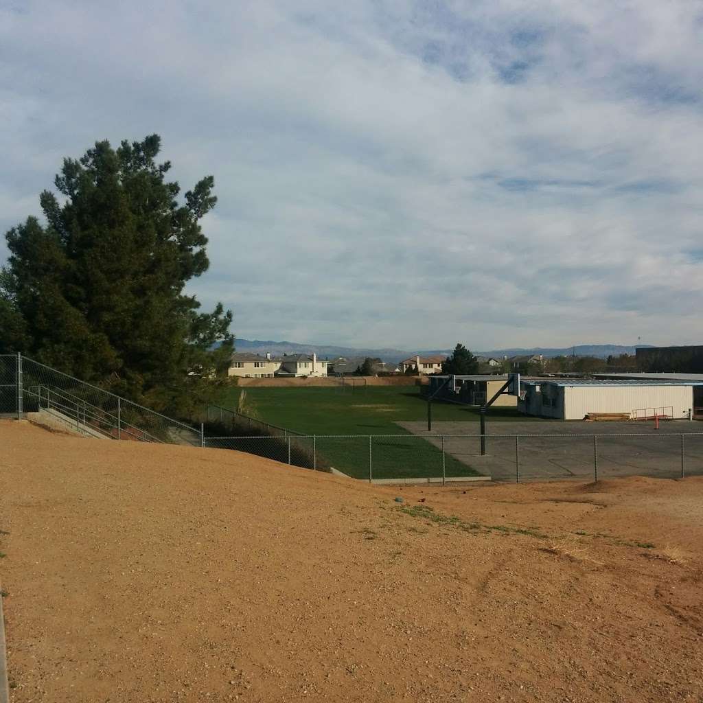 Esperanza Elementary School | 40521 35th St W, Palmdale, CA 93551 | Phone: (661) 575-0420