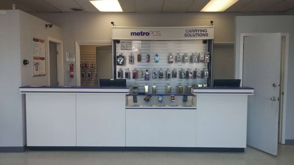 Metro by T-Mobile | 5326 W Washington St, Indianapolis, IN 46241, USA | Phone: (317) 280-7610