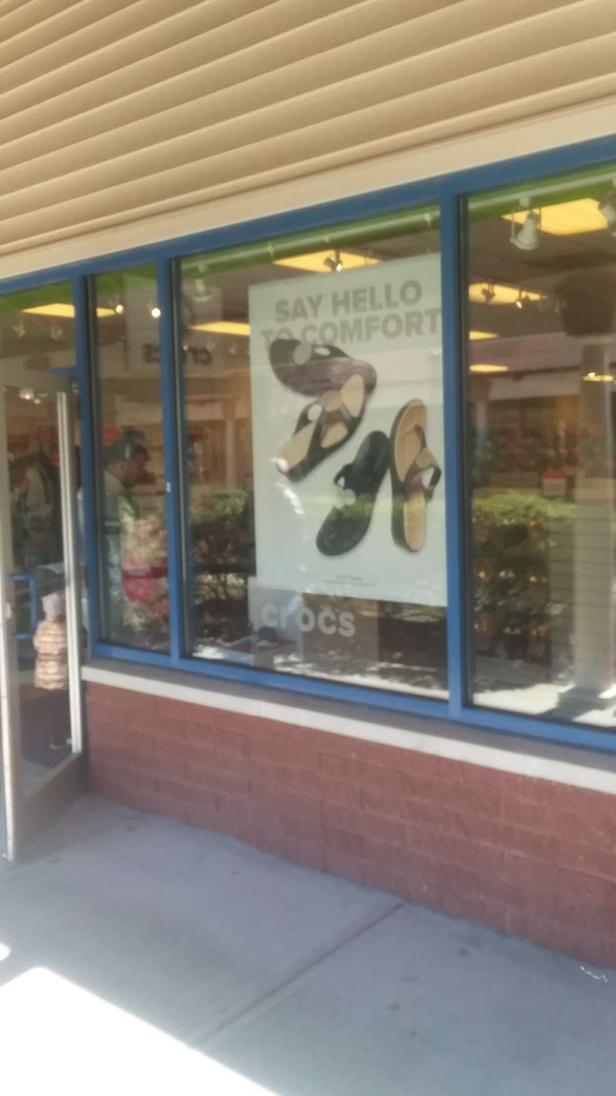 Crocs | One Premium, Outlet Blvd, Wrentham, MA 02093, USA | Phone: (508) 384-0444