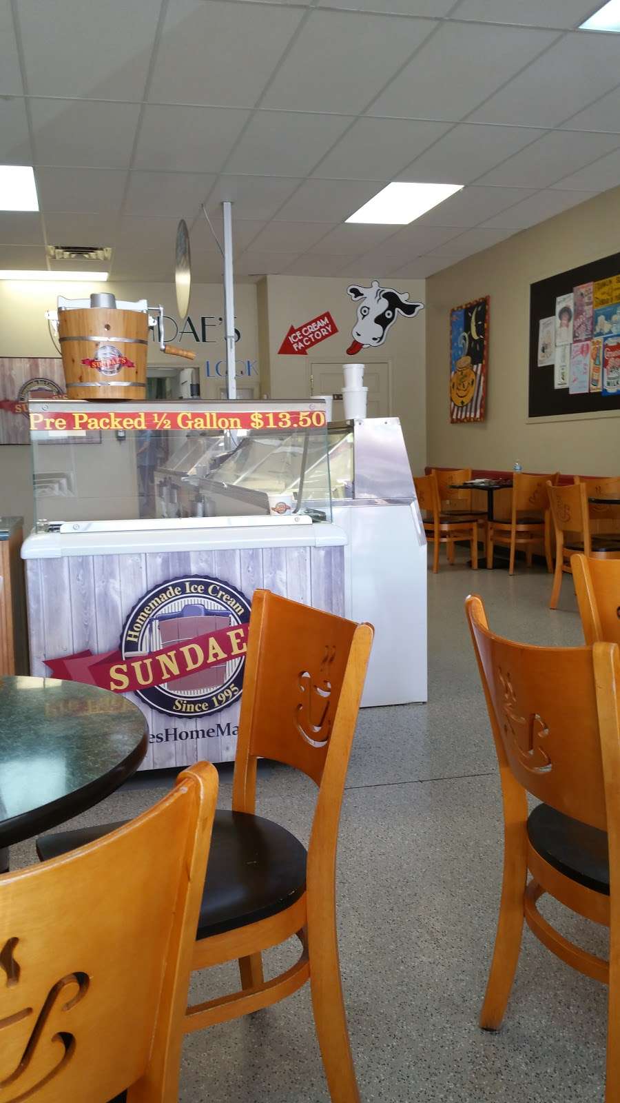 Sundaes Homemade Ice Cream | 9922 E 79th St, Indianapolis, IN 46256 | Phone: (317) 570-0533