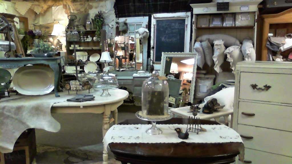 KT Antiques | 5614 2nd St, Katy, TX 77493, USA | Phone: (281) 391-2299