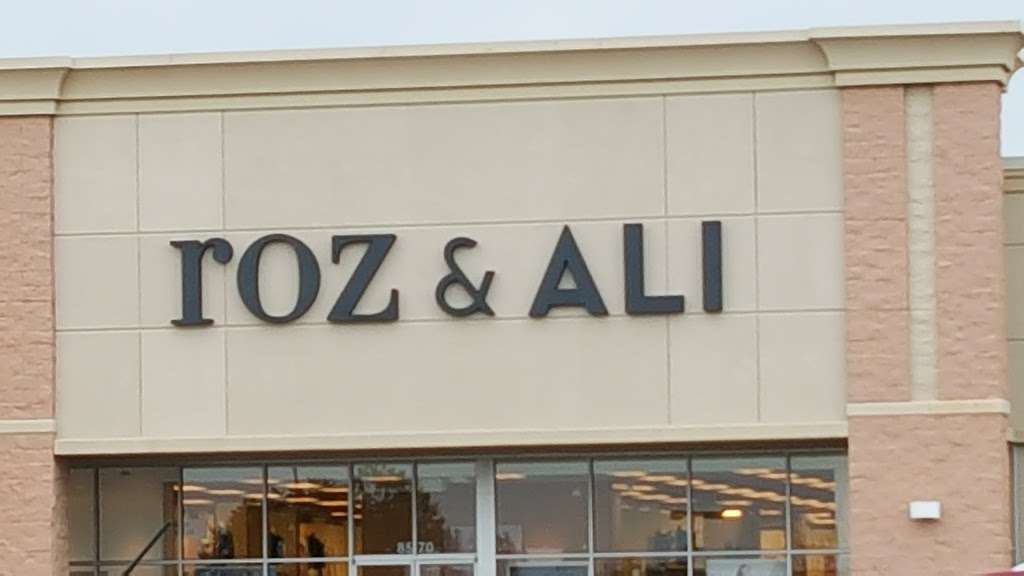 Roz & Ali | 8570 N. Evanston Rd, Kansas City, MO 64157, USA | Phone: (816) 407-7777