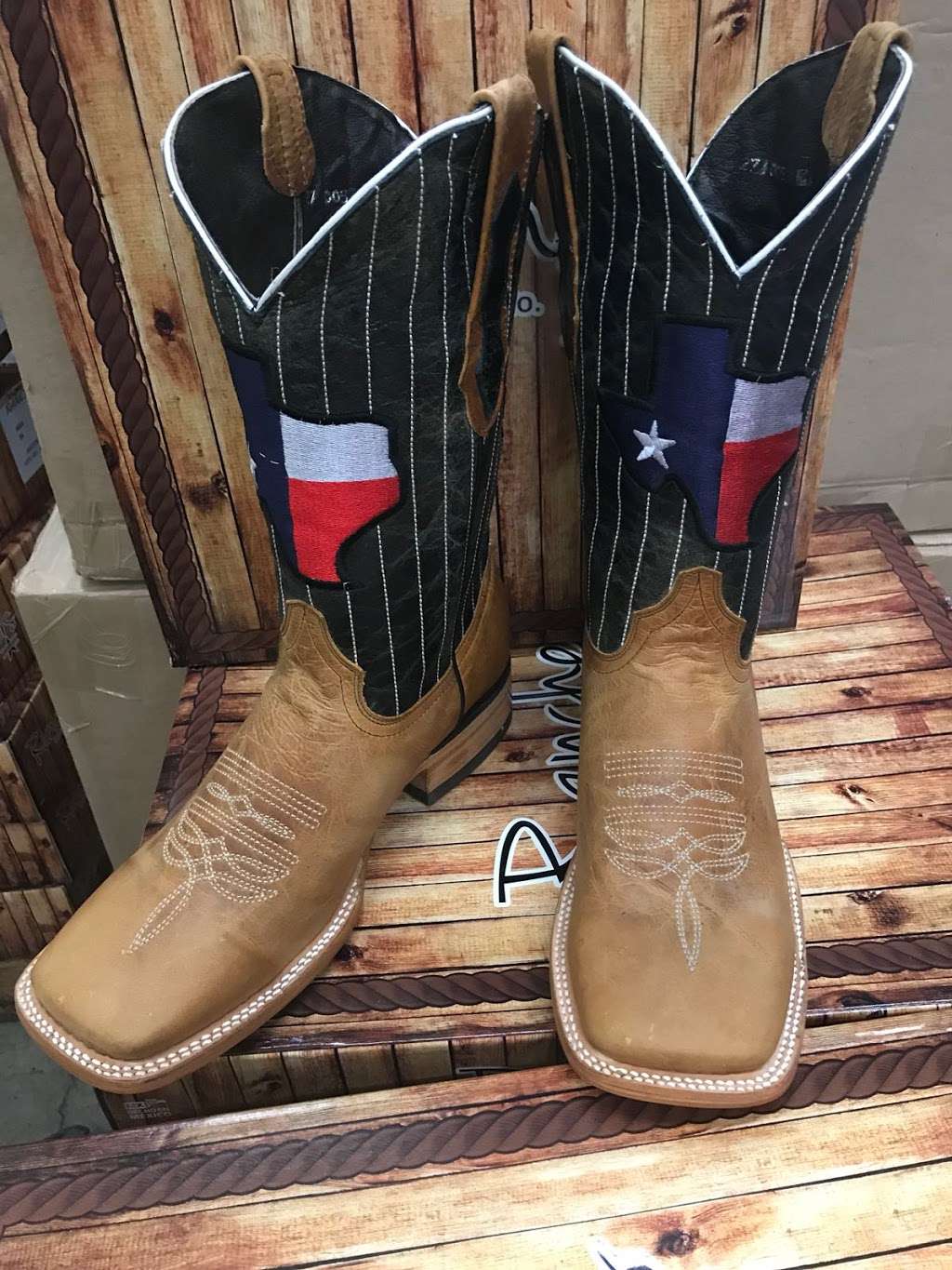 La Herradura Western Wear | Inside White Elephant Flea Market, 15660 East Fwy, Channelview, TX 77530, USA | Phone: (713) 505-2416