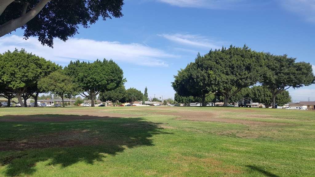 Tragniew Park | 2121 W Alondra Blvd, Compton, CA 90220, USA