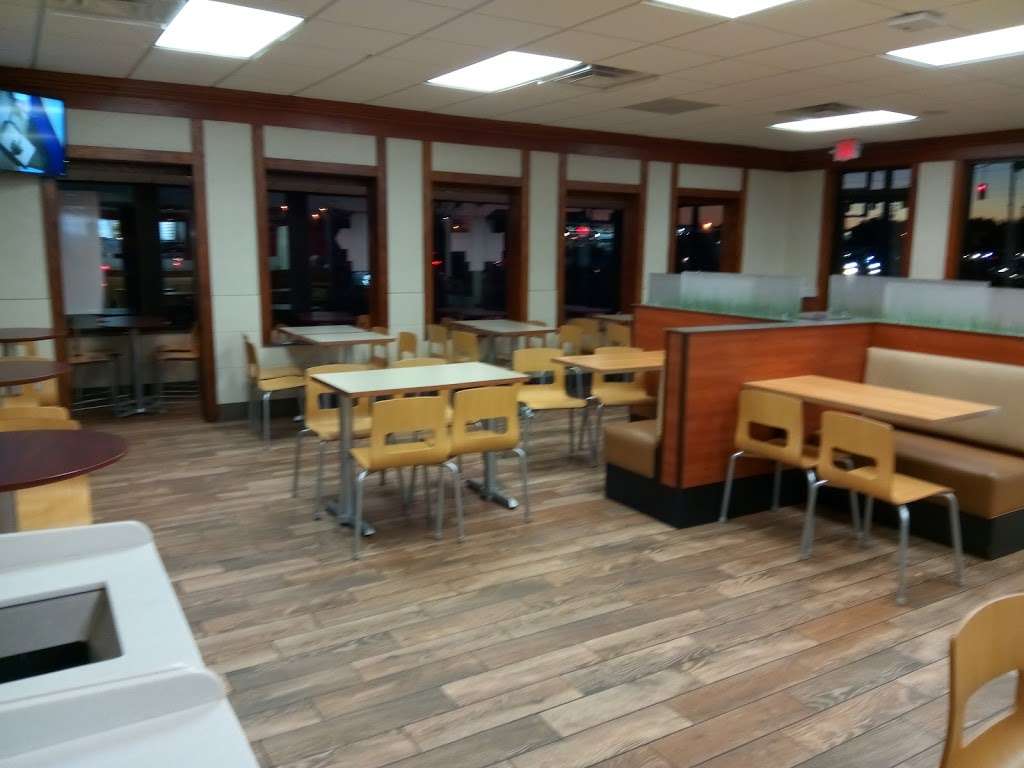 Wendys | 2301-A Plank Rd, Fredericksburg, VA 22401, USA | Phone: (540) 373-8886