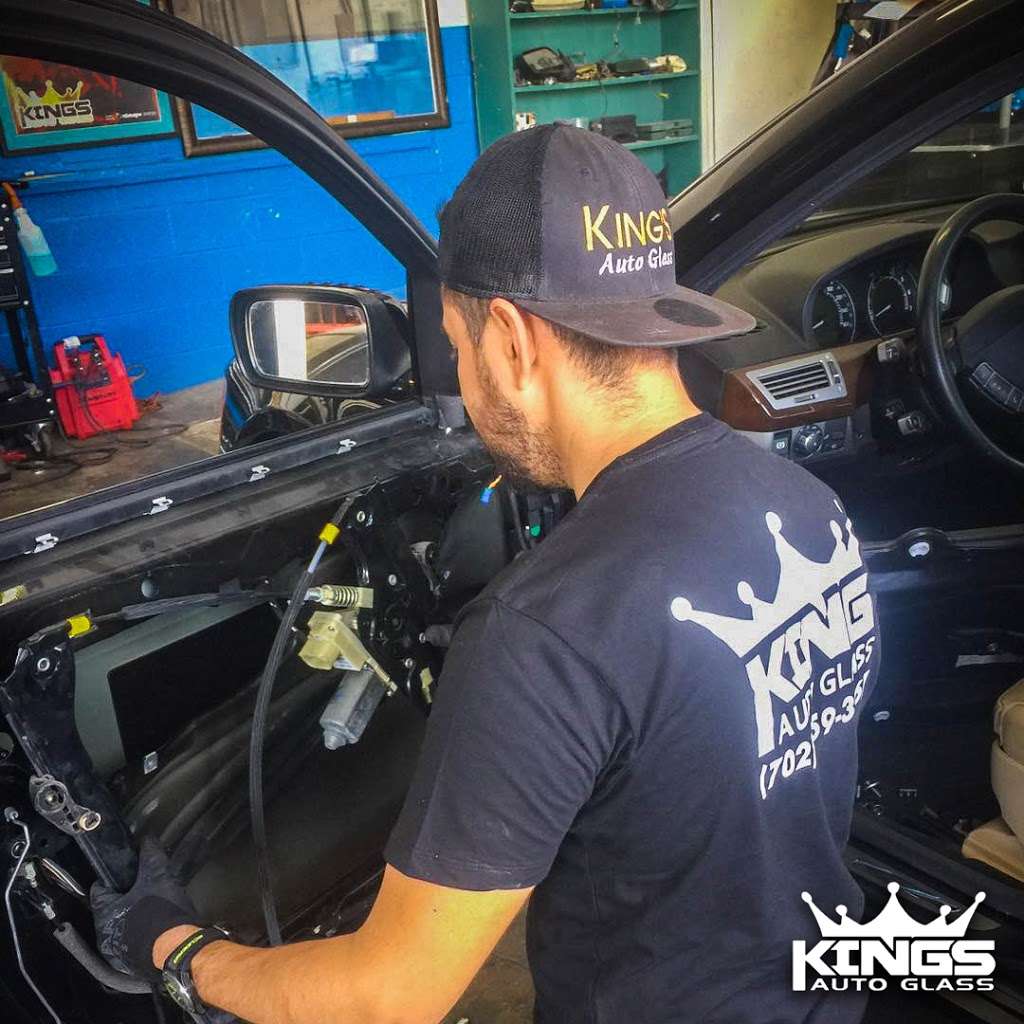 kings autoglass | 980 N Nellis Blvd, Las Vegas, NV 89110, USA | Phone: (702) 929-1592