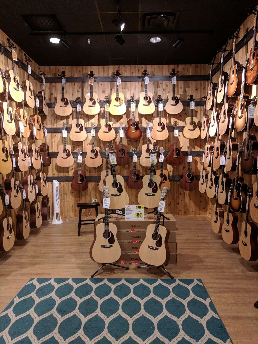 Guitar Center | 8390 Westheimer Rd, Houston, TX 77063, USA | Phone: (713) 952-9070