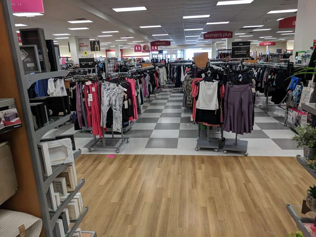 T.J. Maxx, 17100 Mercantile Blvd, Noblesville, IN, Department