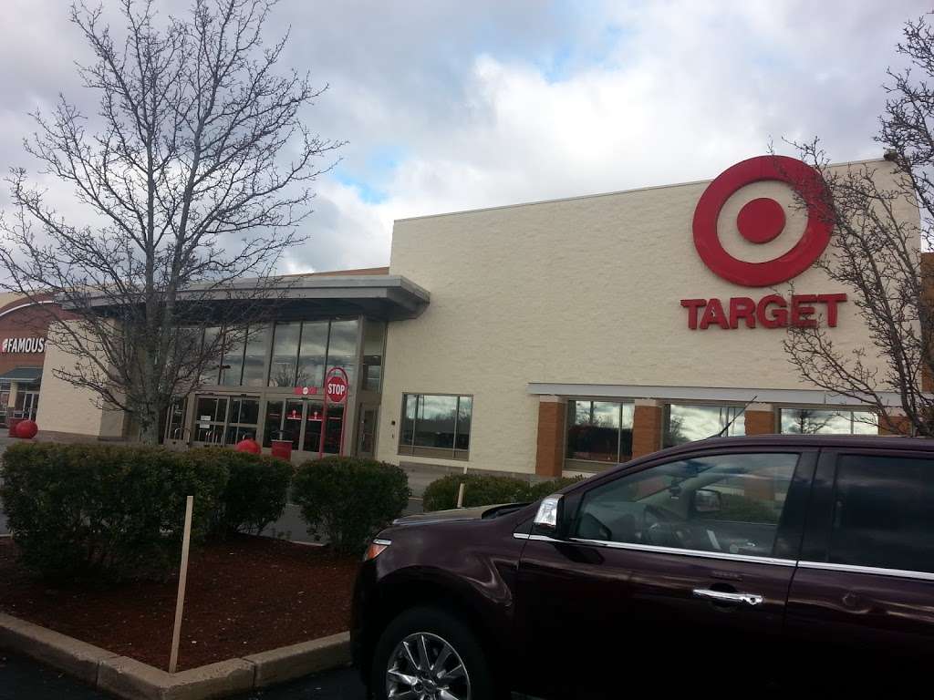 Target | 620 George Washington Hwy, Lincoln, RI 02865, USA | Phone: (401) 642-0080