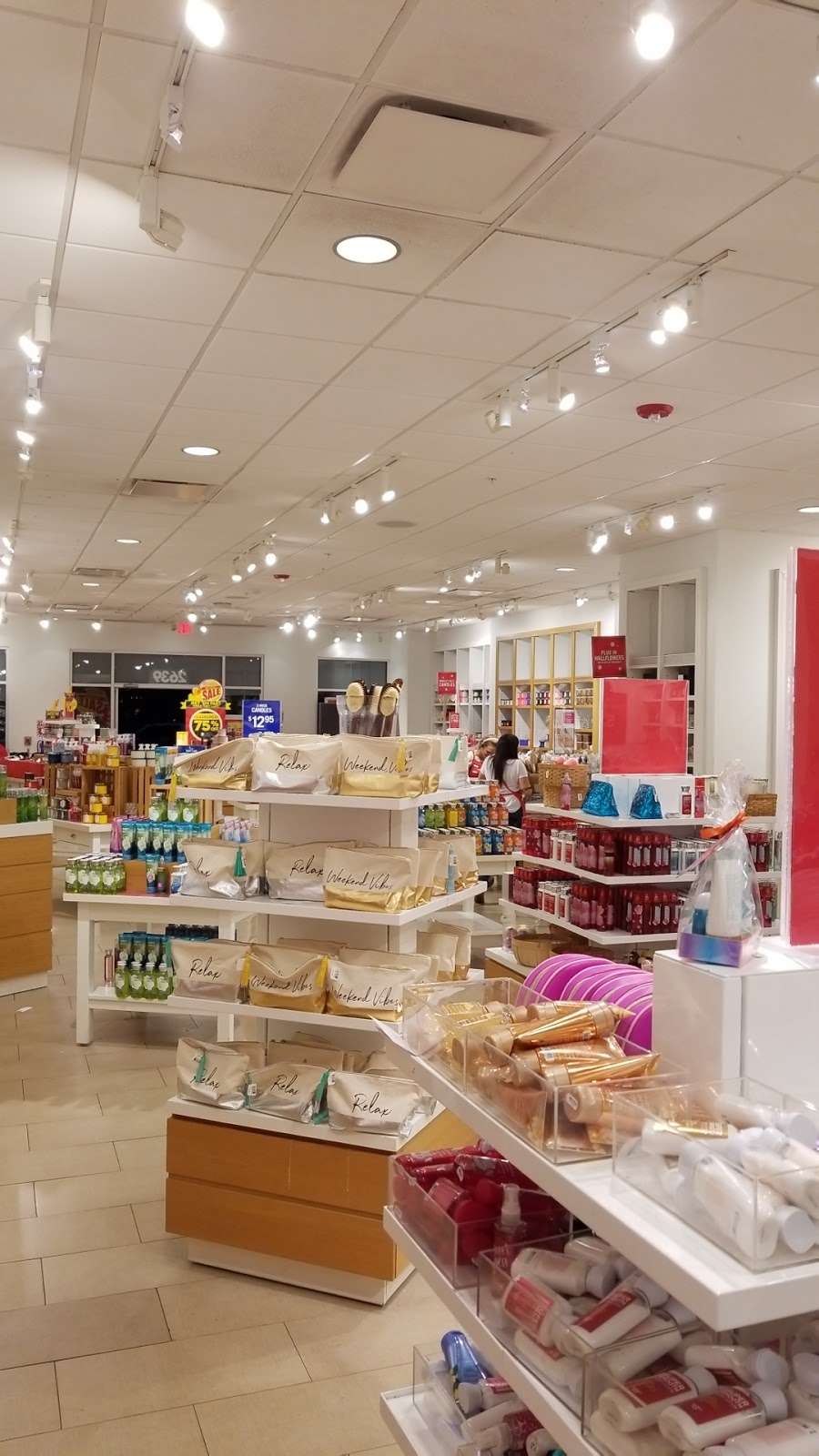 Bath & Body Works | 2639 W OSCEOLA PKWY SP, #B27, Kissimmee, FL 34741 | Phone: (407) 343-1826