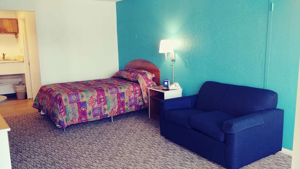 InTown Suites Extended Stay Orlando FL - Lee Rd | 736 Lee Rd, Orlando, FL 32810 | Phone: (407) 645-1519