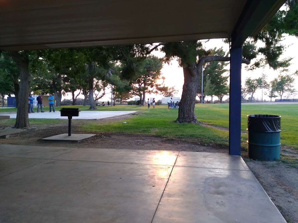 Jackie Robinson Park | 8773 E Avenue R, Sun Village, CA 93543, USA | Phone: (661) 944-2880