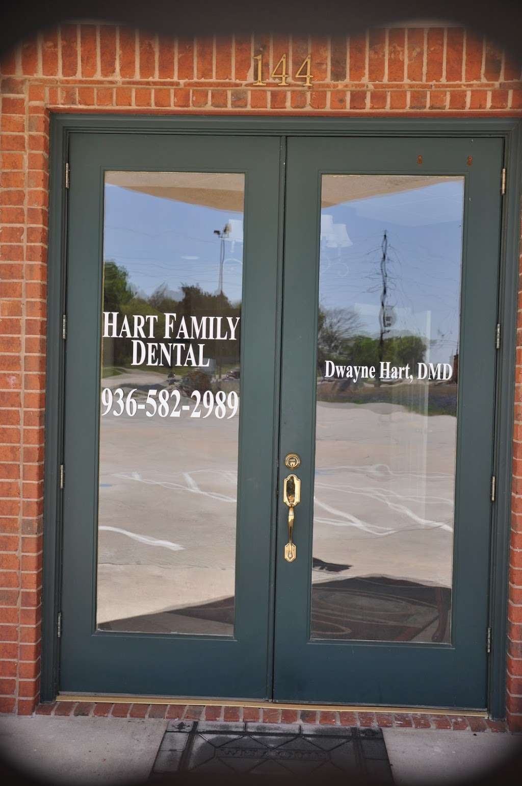 Hart Family Dental, Montgomery Texas | 19782 TX-105 #144, Montgomery, TX 77356, USA | Phone: (936) 582-2989