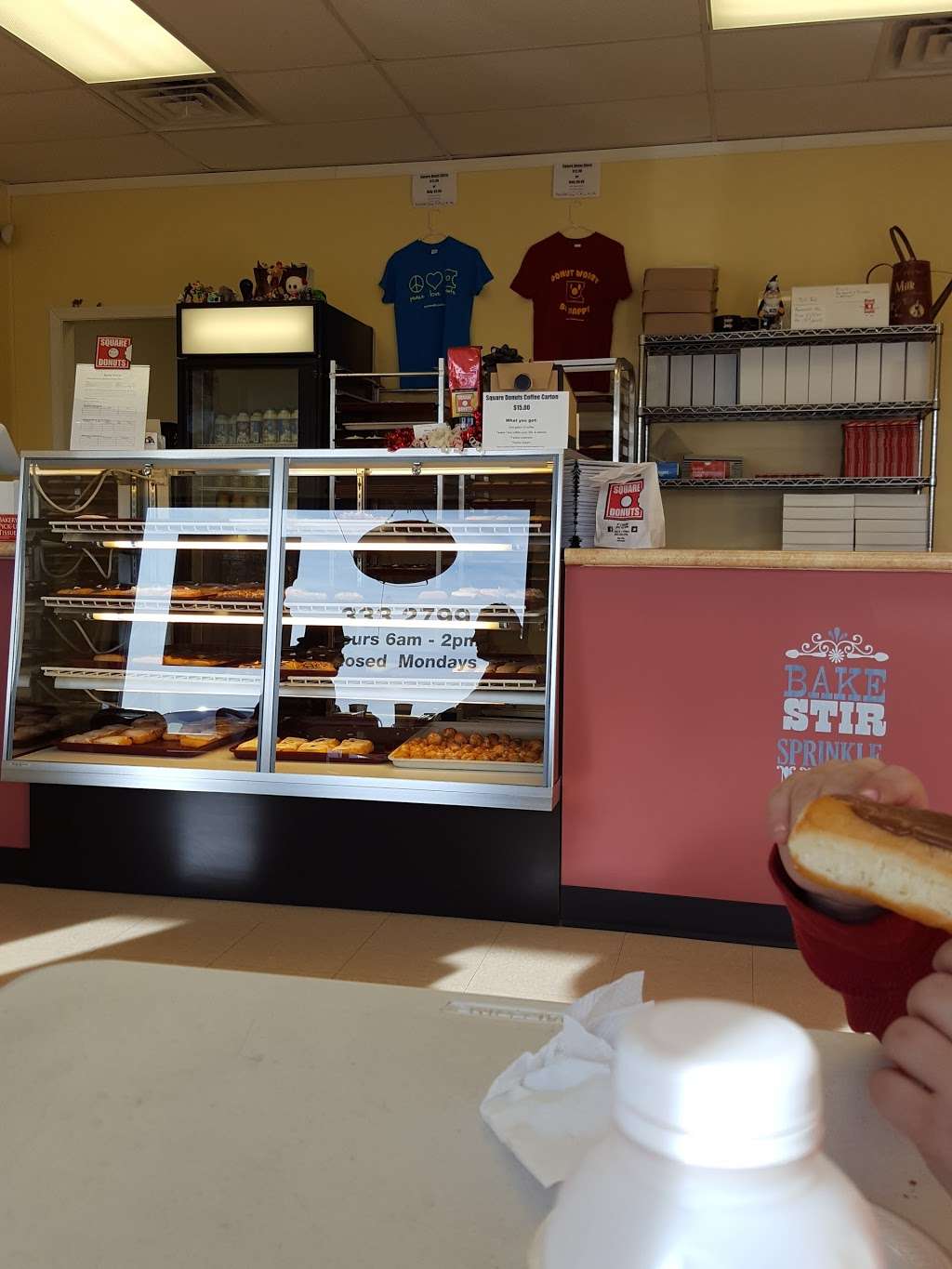 Square Donuts | 3866 W 3rd St, Bloomington, IN 47404 | Phone: (812) 333-2799