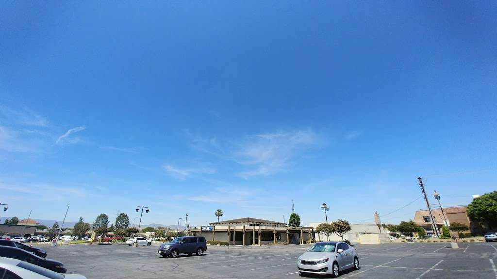 Lyons Station Shopping Center | Santa Clarita, CA 91321