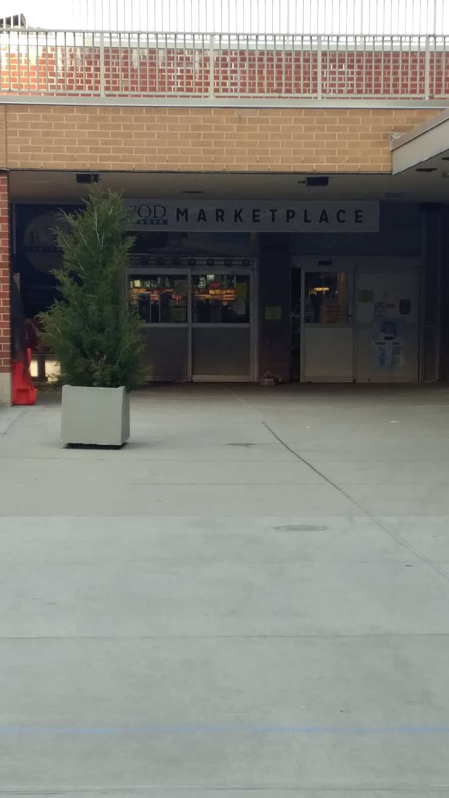Food Universe Marketplace 111 Dreiser Loop Bronx Ny 10475 Usa