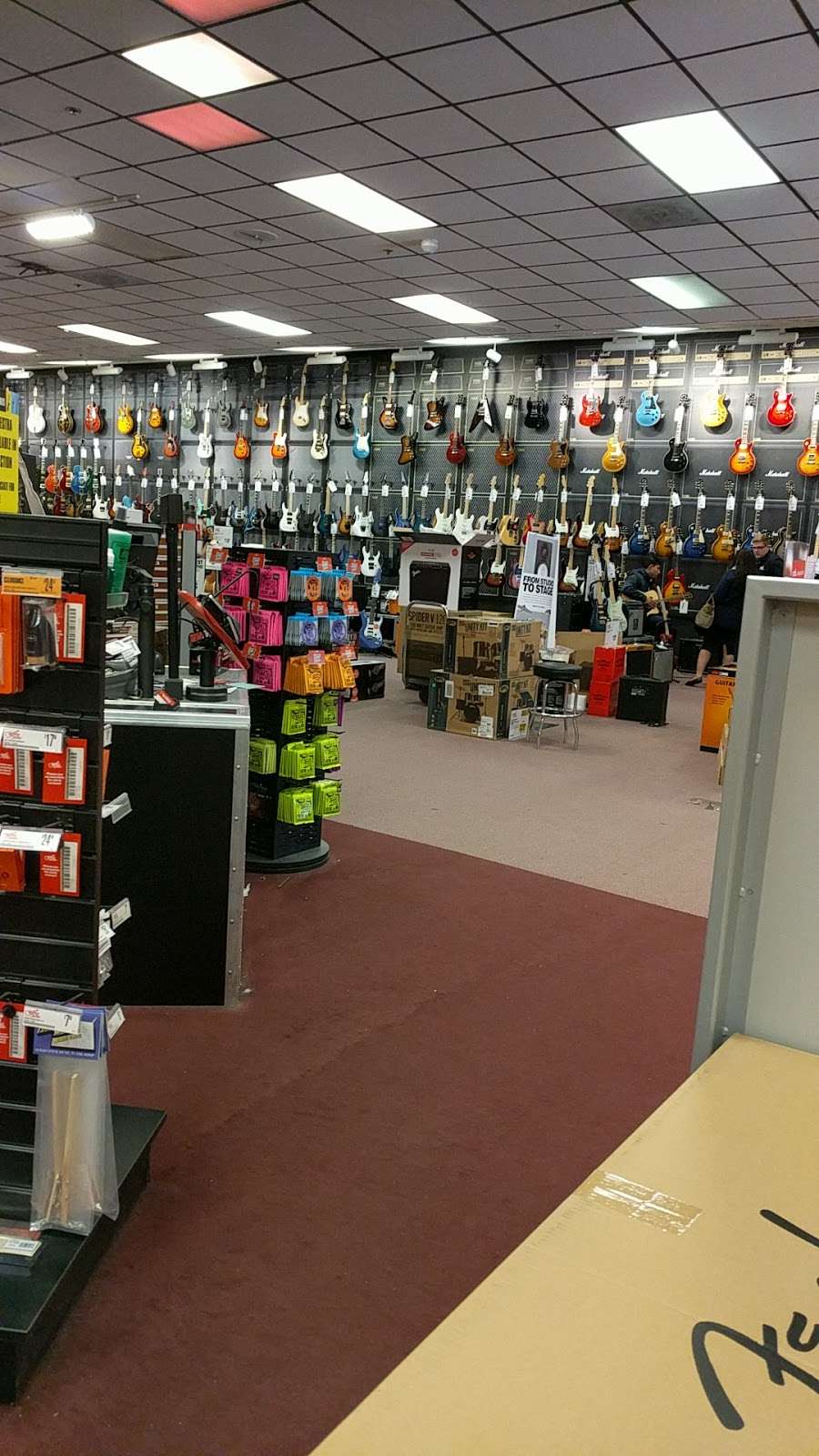 Guitar Center | 1505 S Washington St, North Attleborough, MA 02760, USA | Phone: (508) 399-0000