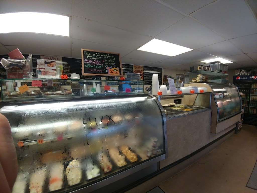 Scotts Vernon Valley Deli | 147 Vernon Valley Rd, East Northport, NY 11731, USA | Phone: (631) 261-1994