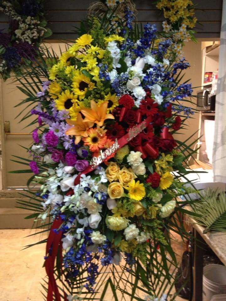 Danielles Rockaway Florist | 436 Beach 129th St, Far Rockaway, NY 11694, USA | Phone: (718) 318-8888