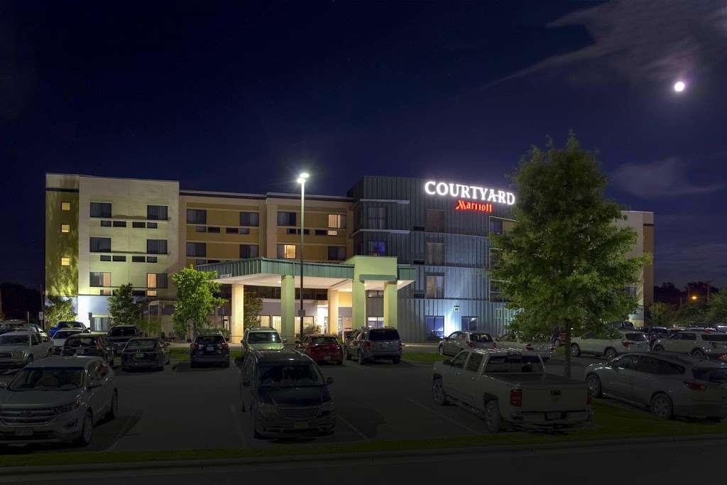 Courtyard by Marriott Statesville Mooresville/Lake Norman | 1530 Cinema Dr, Statesville, NC 28625, USA | Phone: (704) 768-2400