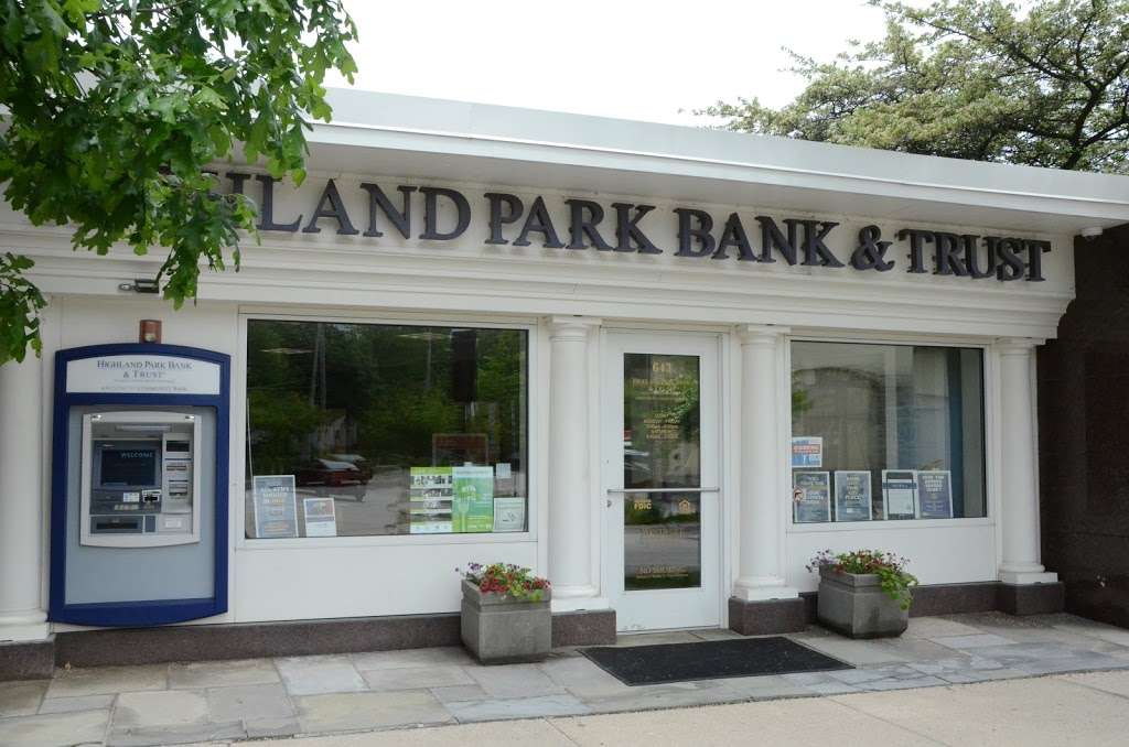 Highland Park Bank & Trust | 643 Roger Williams Ave, Highland Park, IL 60035 | Phone: (847) 266-0300