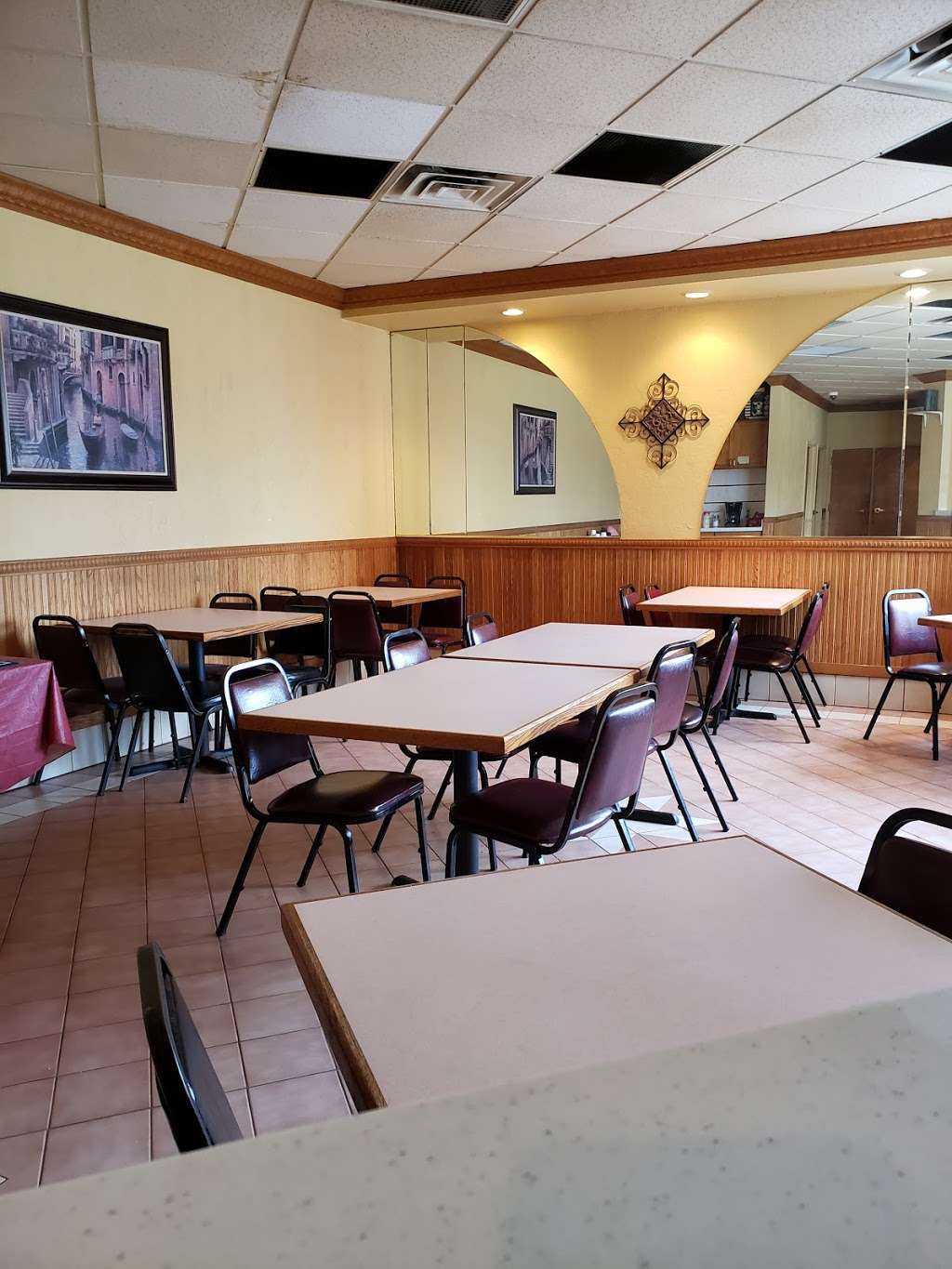 Infusinos Pizzeria | 3301 Washington Ave, Racine, WI 53405, USA | Phone: (262) 634-2727