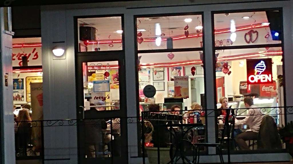 Terrys Old Fashion Ice Cream Shop | 22 Atlantic Ave, Marblehead, MA 01945, USA | Phone: (781) 639-2373
