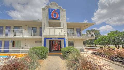 Motel 6 San Antonio - Fiesta | 16500 I-10, San Antonio, TX 78257, USA | Phone: (210) 697-0731